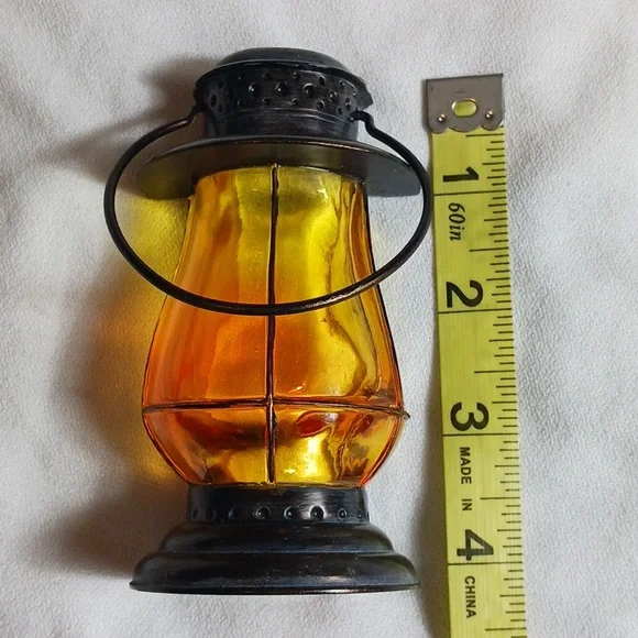 Miniature Oil Lantern Night Light Cover Wall Decor Victorian Amber Glow - Picture 5 of 6